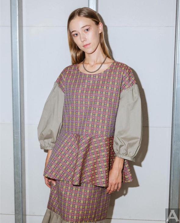 東京外国人モデル事務所アクアモデル所属の白人モデルのペイジー