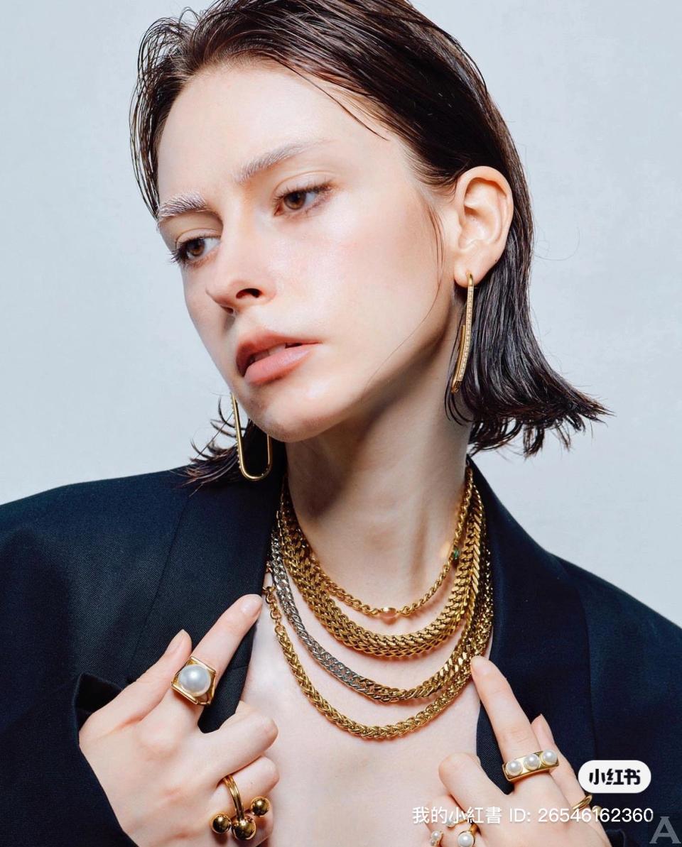 東京外国人モデル事務所アクアモデル所属の白人モデルのセリア