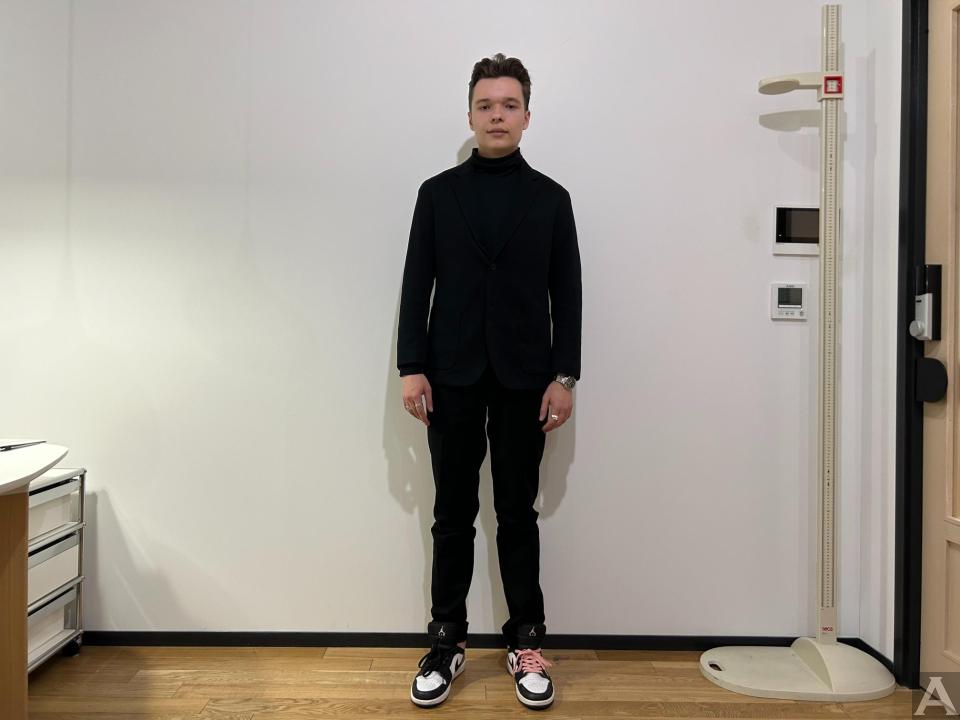 東京外国人モデル事務所アクアモデル所属の白人モデルのミカエル