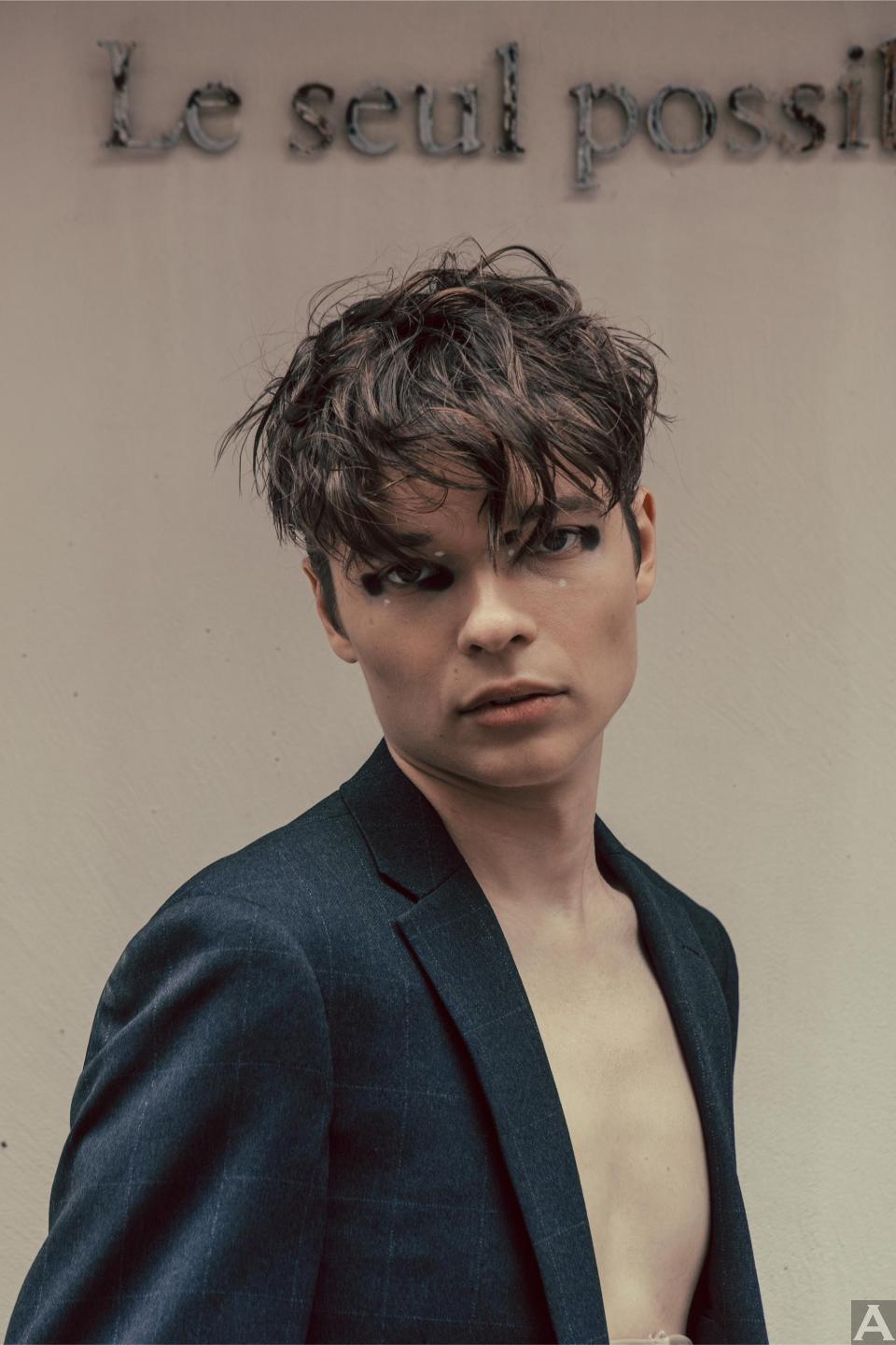 東京外国人モデル事務所アクアモデル所属の白人モデルのミカエル