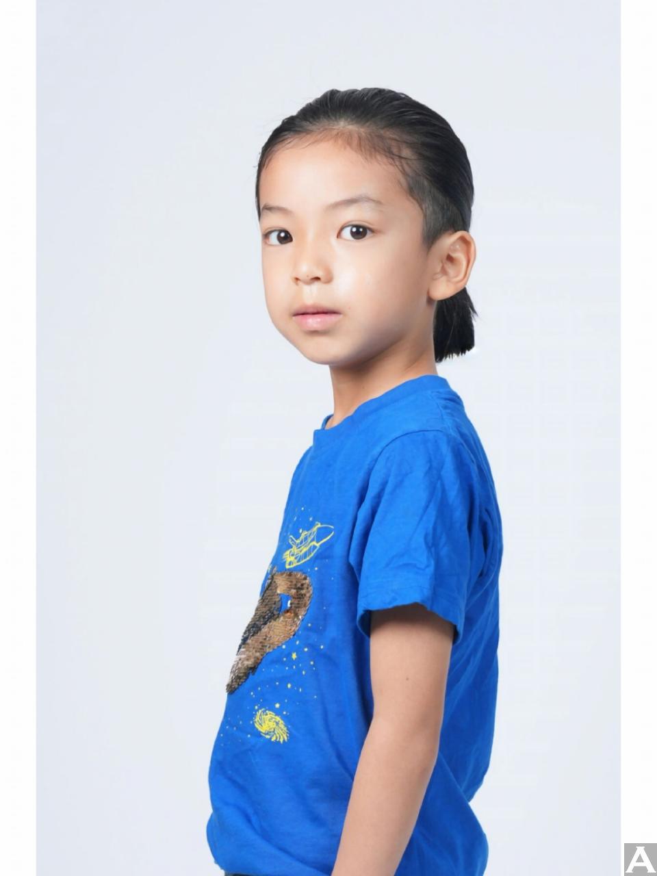 東京外国人モデル事務所アクアモデル所属のハーフモデルのアキラ