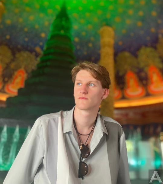 東京外国人モデル事務所アクアモデル所属の白人モデルのアーチー