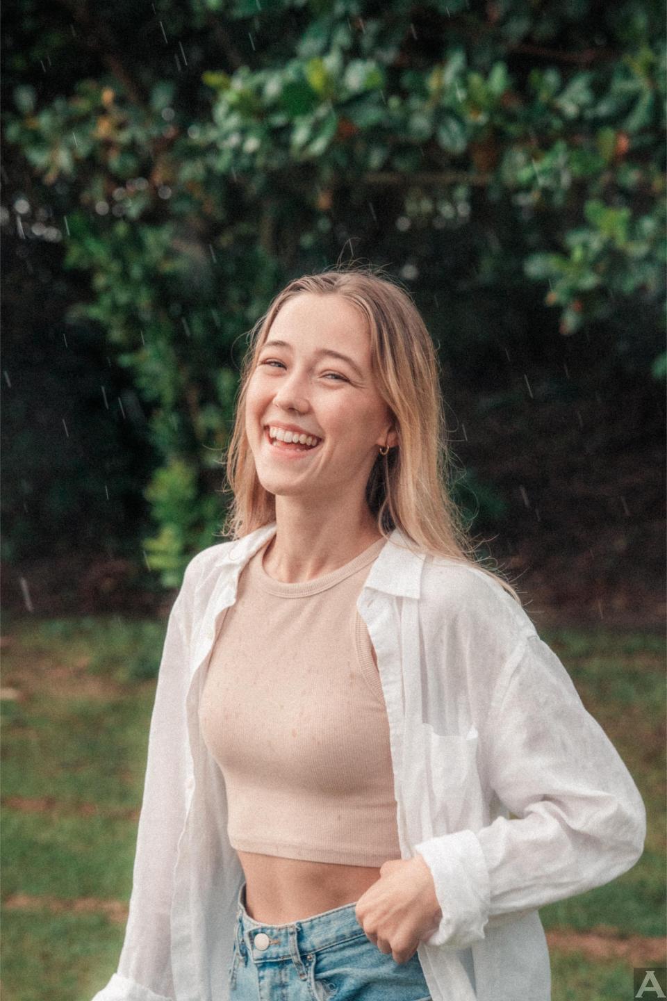 東京外国人モデル事務所アクアモデル所属の白人モデルのペイジー