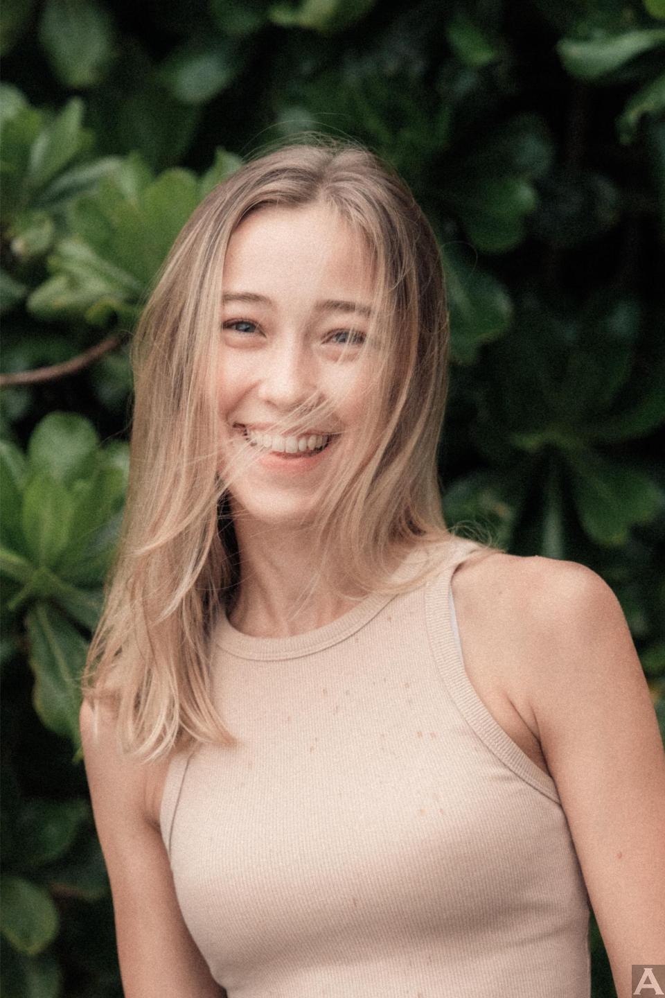 東京外国人モデル事務所アクアモデル所属の白人モデルのペイジー