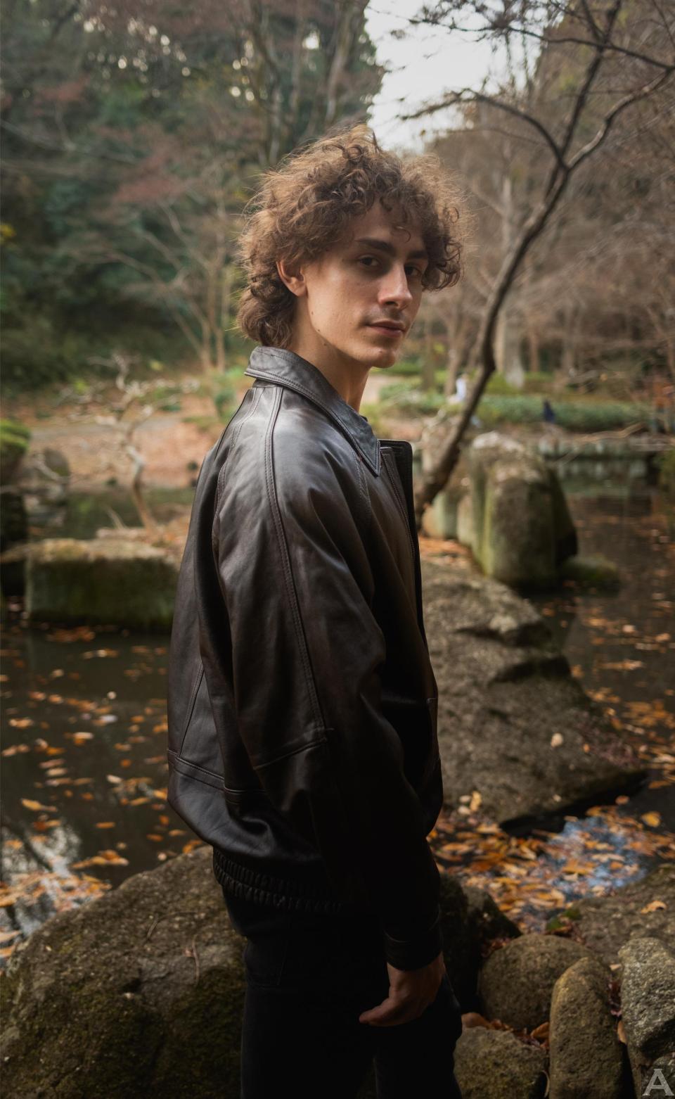 東京外国人モデル事務所アクアモデル所属の白人モデルのアンドレイ