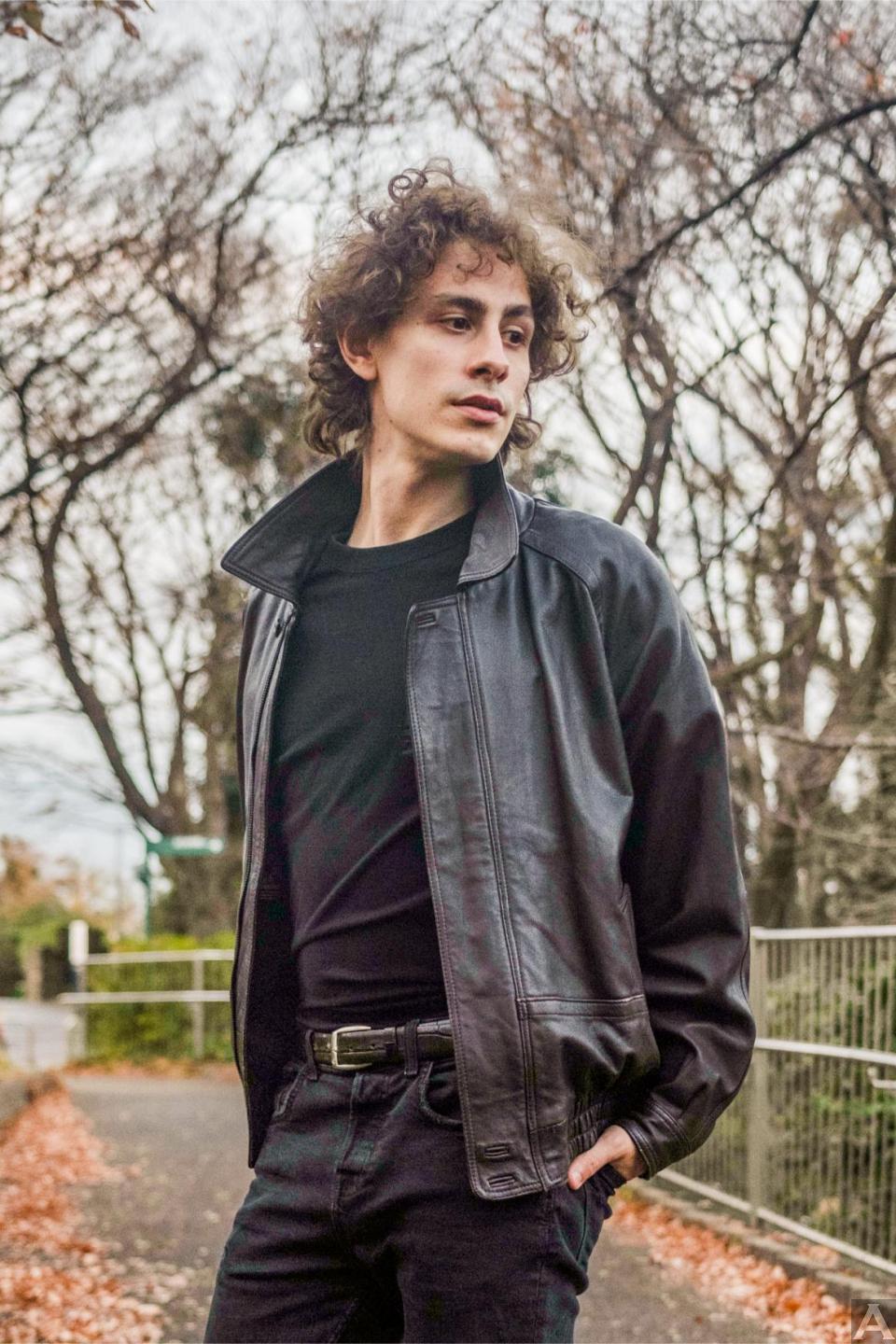 東京外国人モデル事務所アクアモデル所属の白人モデルのアンドレイ