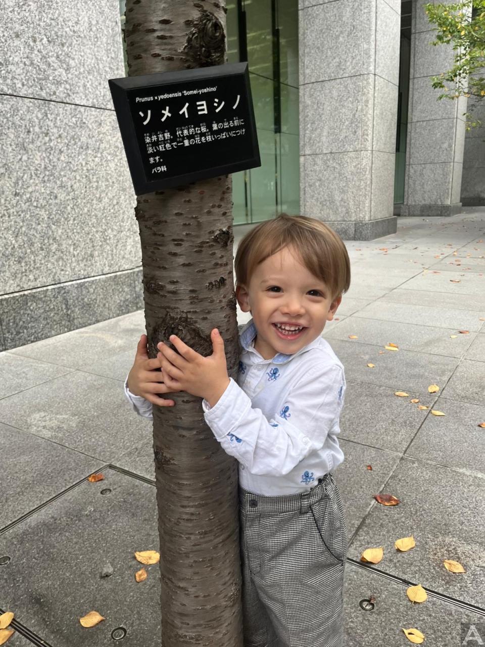 東京外国人モデル事務所アクアモデル所属のキッズモデルのオスカー