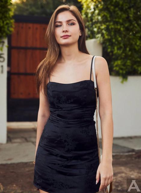 東京外国人モデル事務所アクアモデル所属の白人モデルのダイアナ