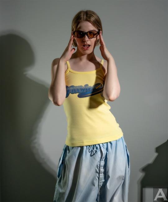 東京外国人モデル事務所アクアモデル所属の白人モデルのアガ