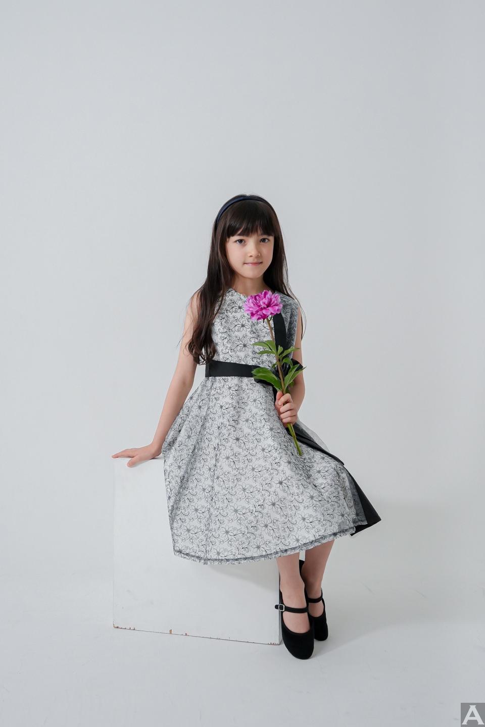 東京外国人モデル事務所アクアモデル所属のキッズモデルのエマ