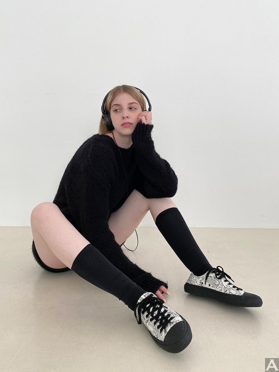 東京外国人モデル事務所アクアモデル所属の白人モデルのアガ