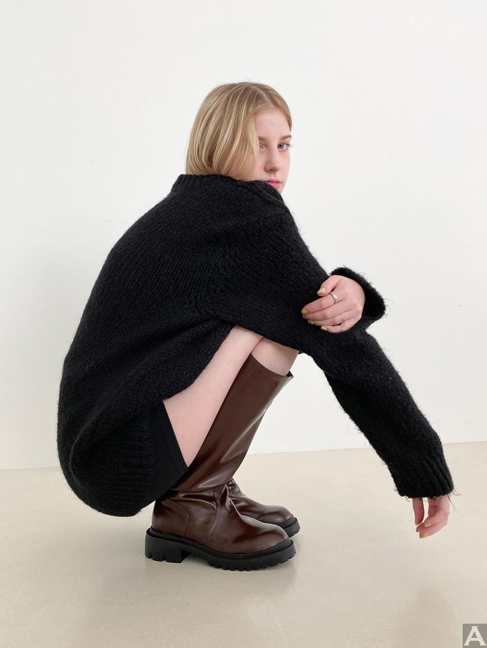 東京外国人モデル事務所アクアモデル所属の白人モデルのアガ