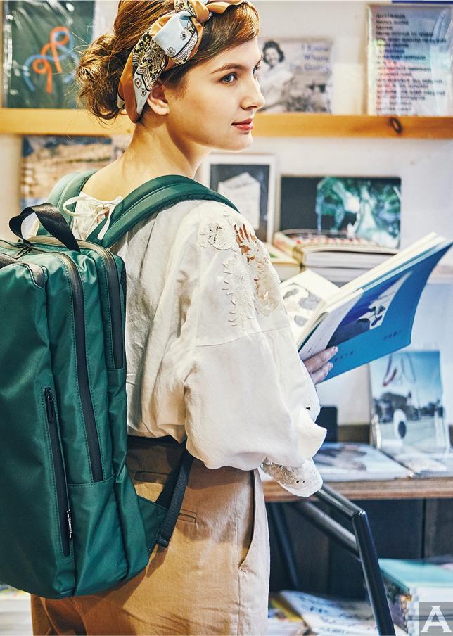 東京外国人モデル事務所アクアモデル所属の白人モデルのダイアナ