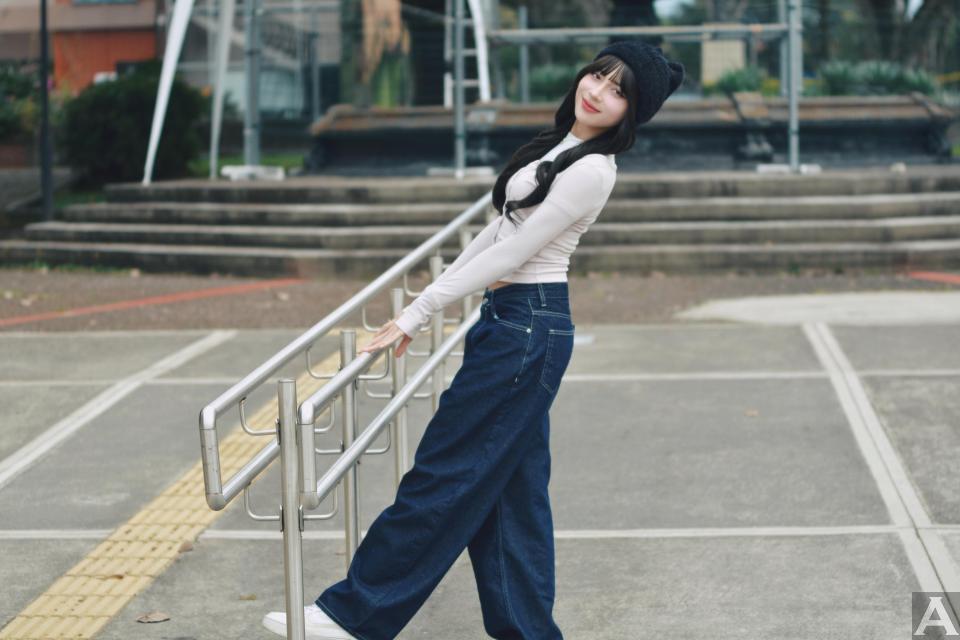 東京外国人モデル事務所アクアモデル所属のヒスパニックモデルのエマ