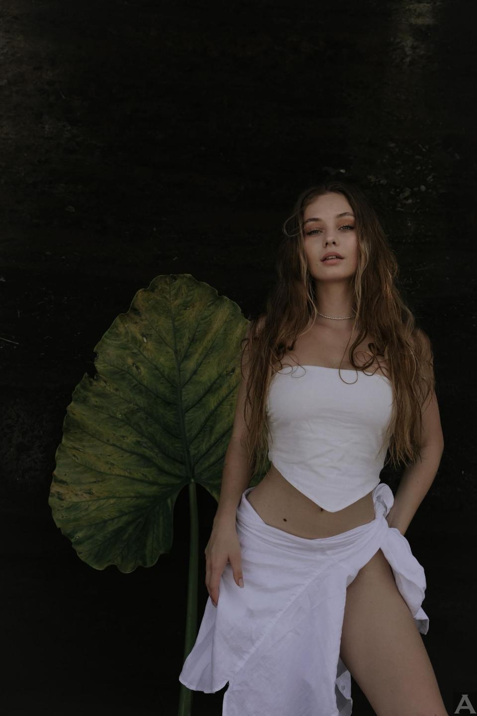 東京外国人モデル事務所アクアモデル所属の白人モデルのクリスティーナ