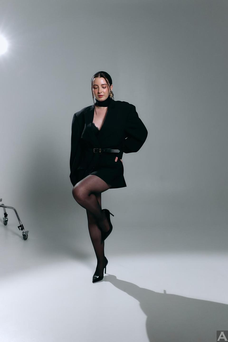 東京外国人モデル事務所アクアモデル所属の白人モデルのミア