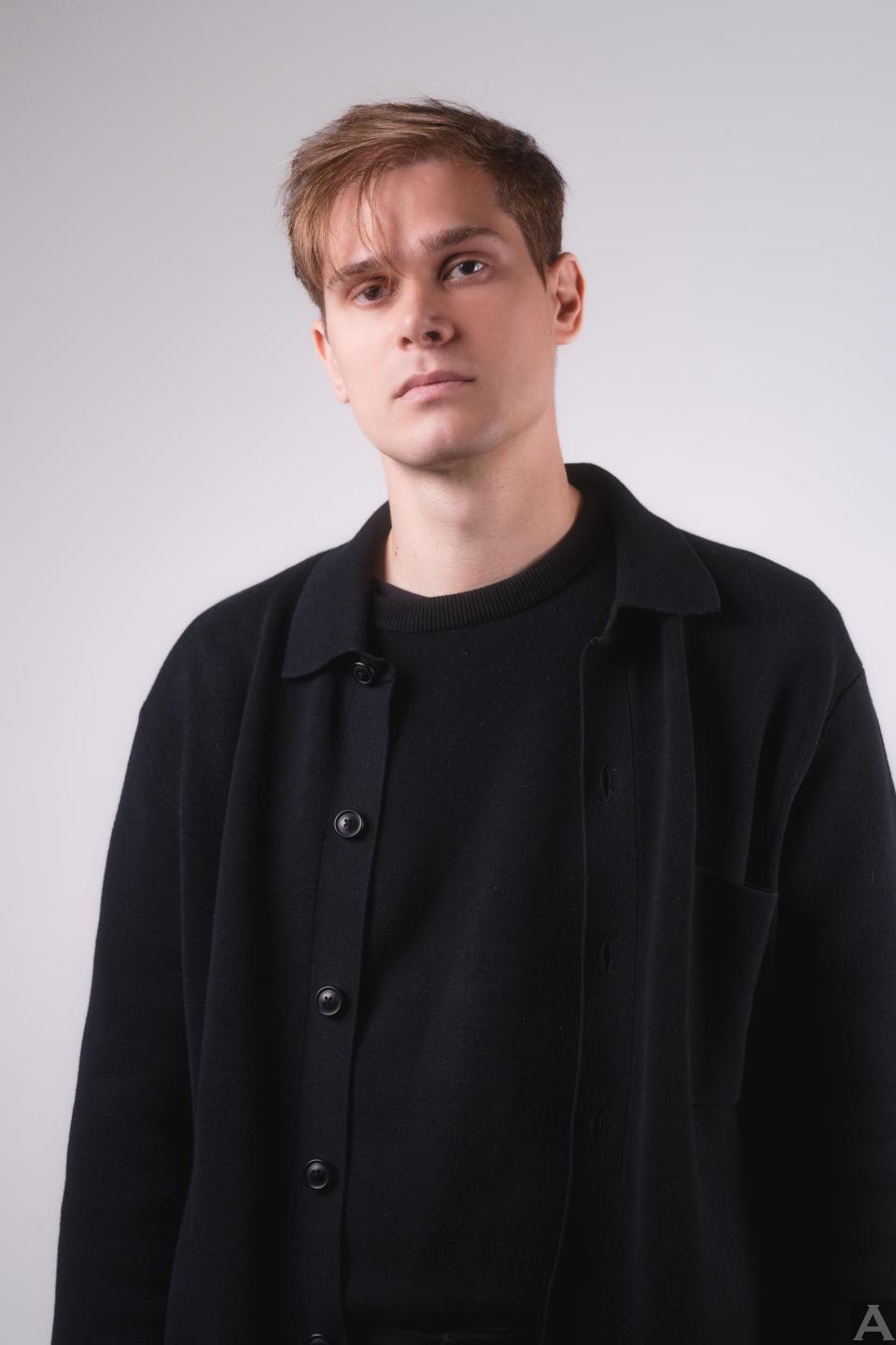 東京外国人モデル事務所アクアモデル所属の白人モデルのバイオレット