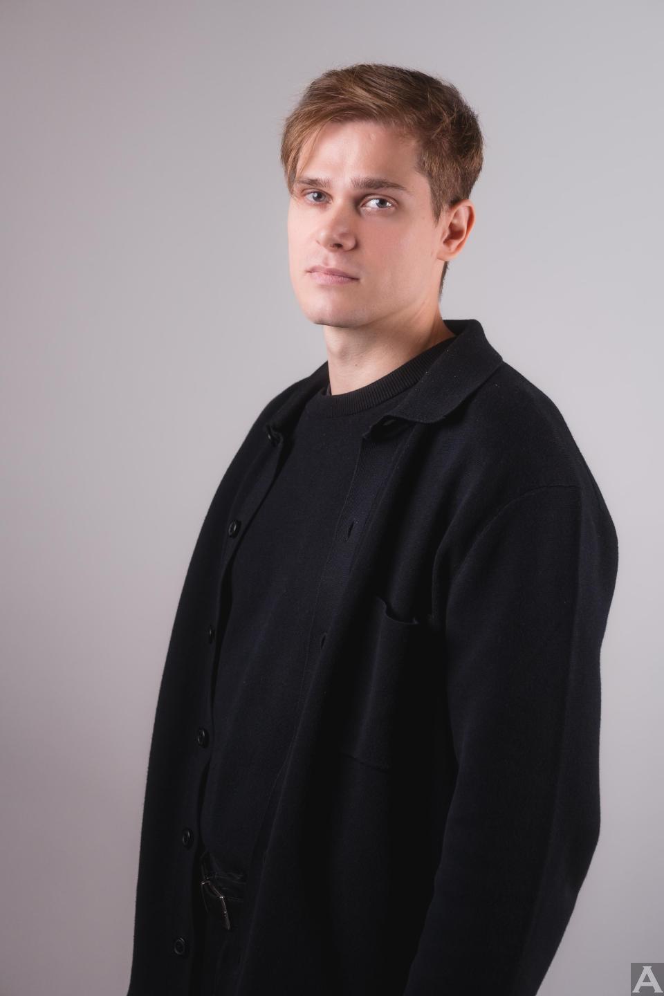 東京外国人モデル事務所アクアモデル所属の白人モデルのバイオレット