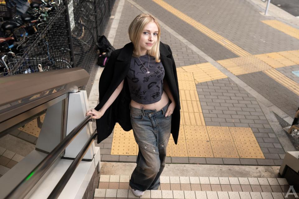 東京外国人モデル事務所アクアモデル所属の白人モデルのビキ