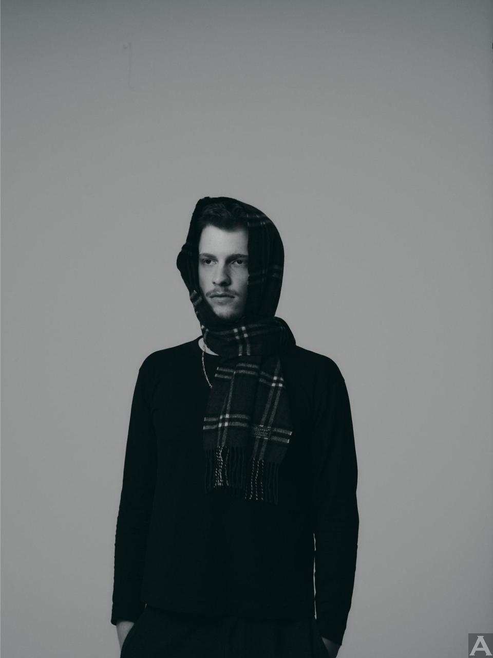 東京外国人モデル事務所アクアモデル所属の白人モデルのモー