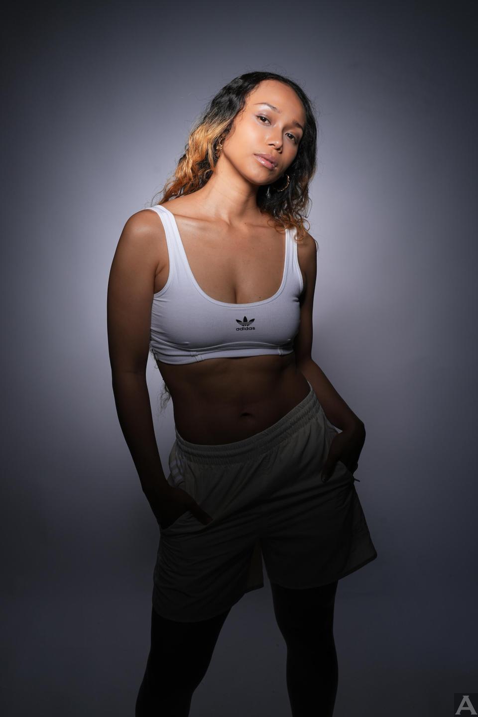 東京外国人モデル事務所アクアモデル所属のハーフモデルのアルマイラ