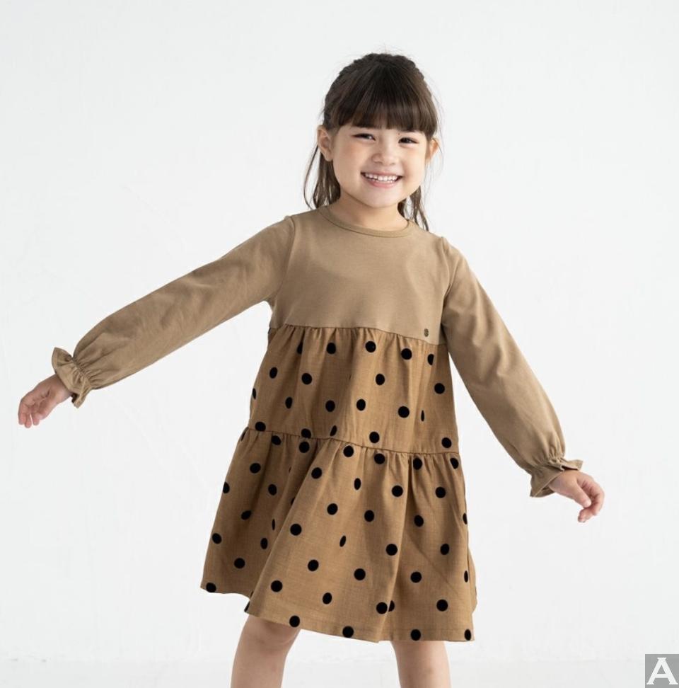 東京外国人モデル事務所アクアモデル所属のキッズモデルのエミリー