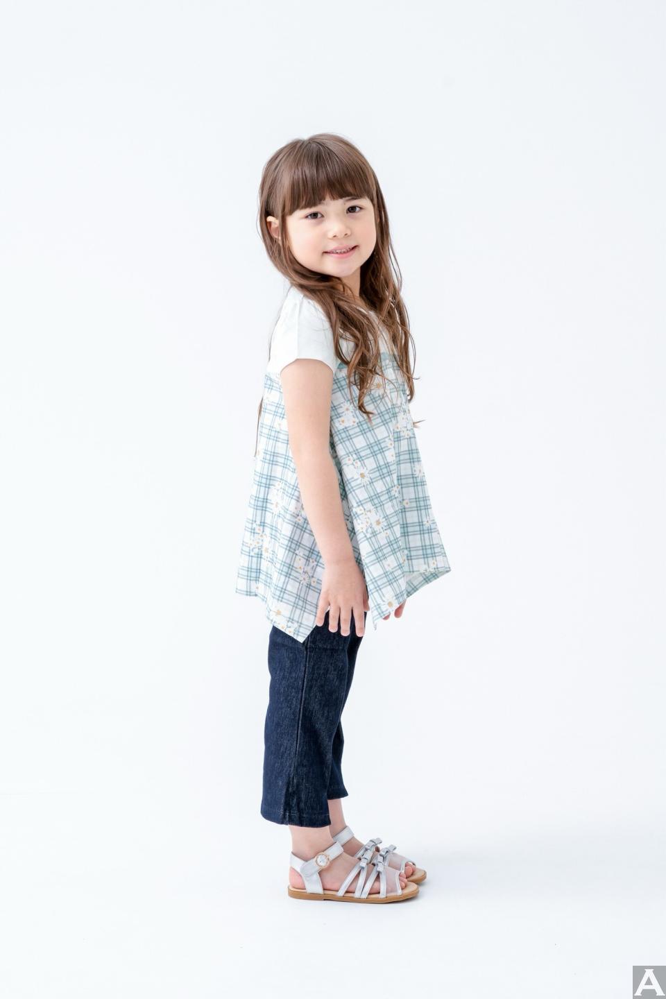 東京外国人モデル事務所アクアモデル所属のキッズモデルのエミリー