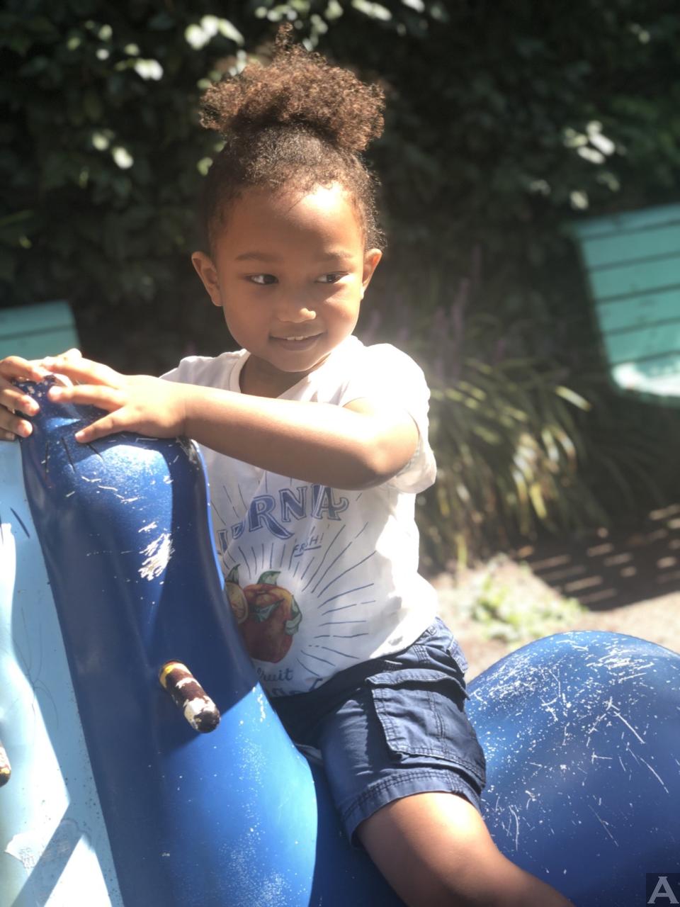 東京外国人モデル事務所アクアモデルのキッズモデルアニャス