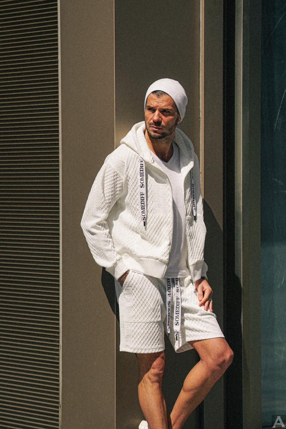 東京外国人モデル事務所アクアモデル所属の白人モデルのリカード