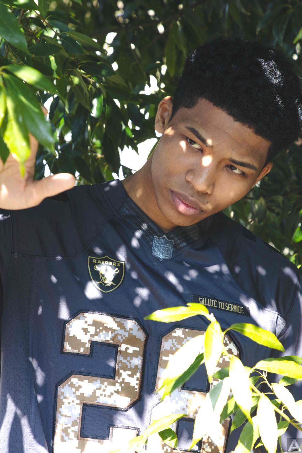 東京外国人モデル事務所アクアモデル所属のハーフモデルのアレックス