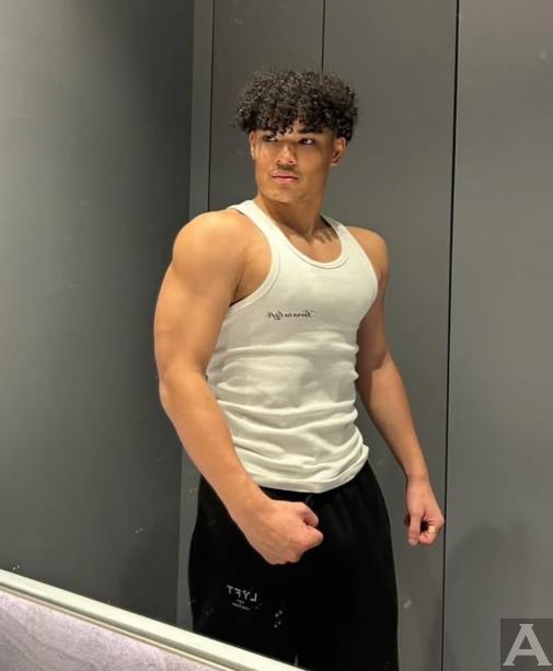 東京外国人モデル事務所アクアモデル所属のハーフモデルのクアン