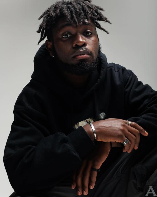 東京外国人モデル事務所アクアモデル所属の黒人モデルのルケニ