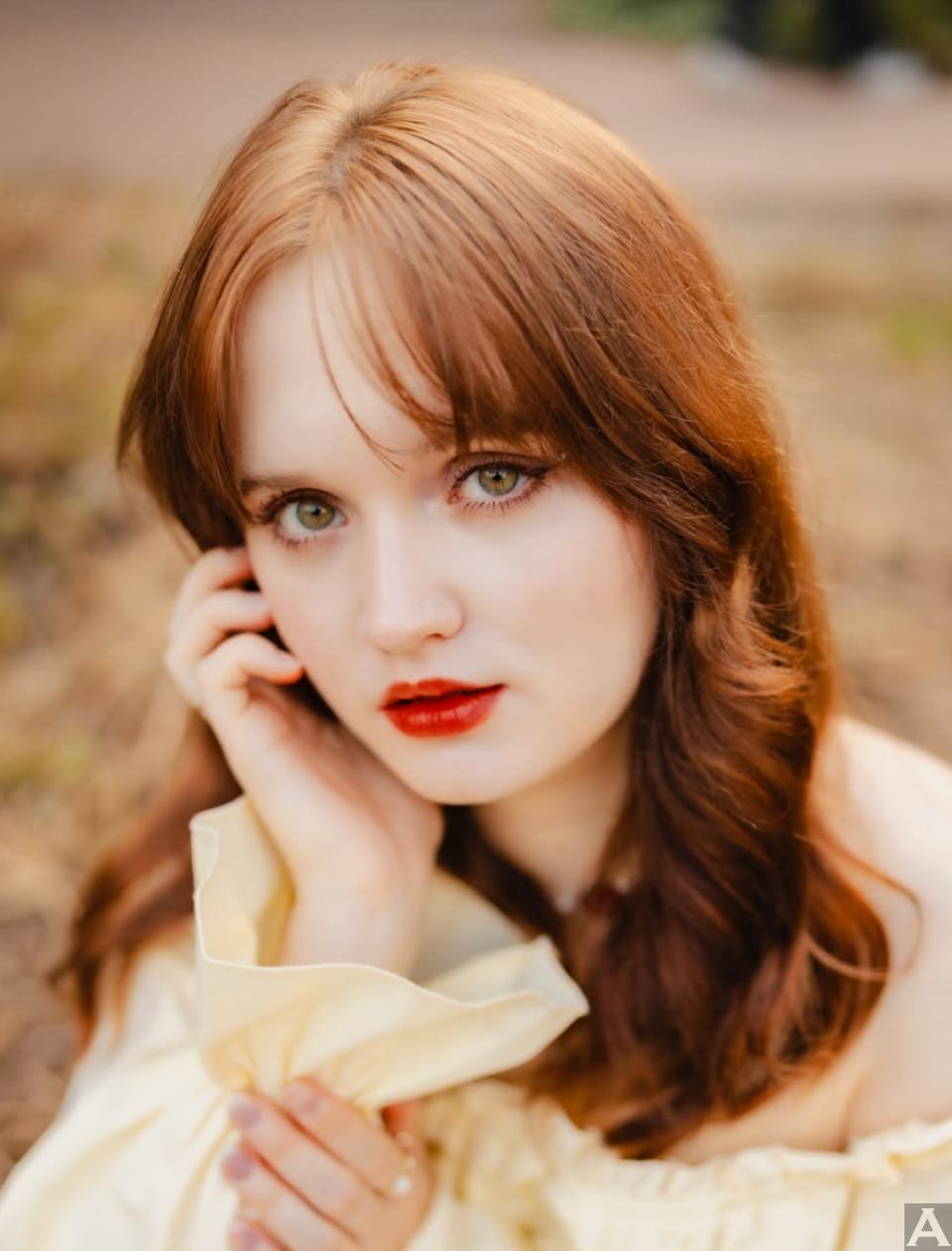 東京外国人モデル事務所アクアモデルの白人モデルのルナ