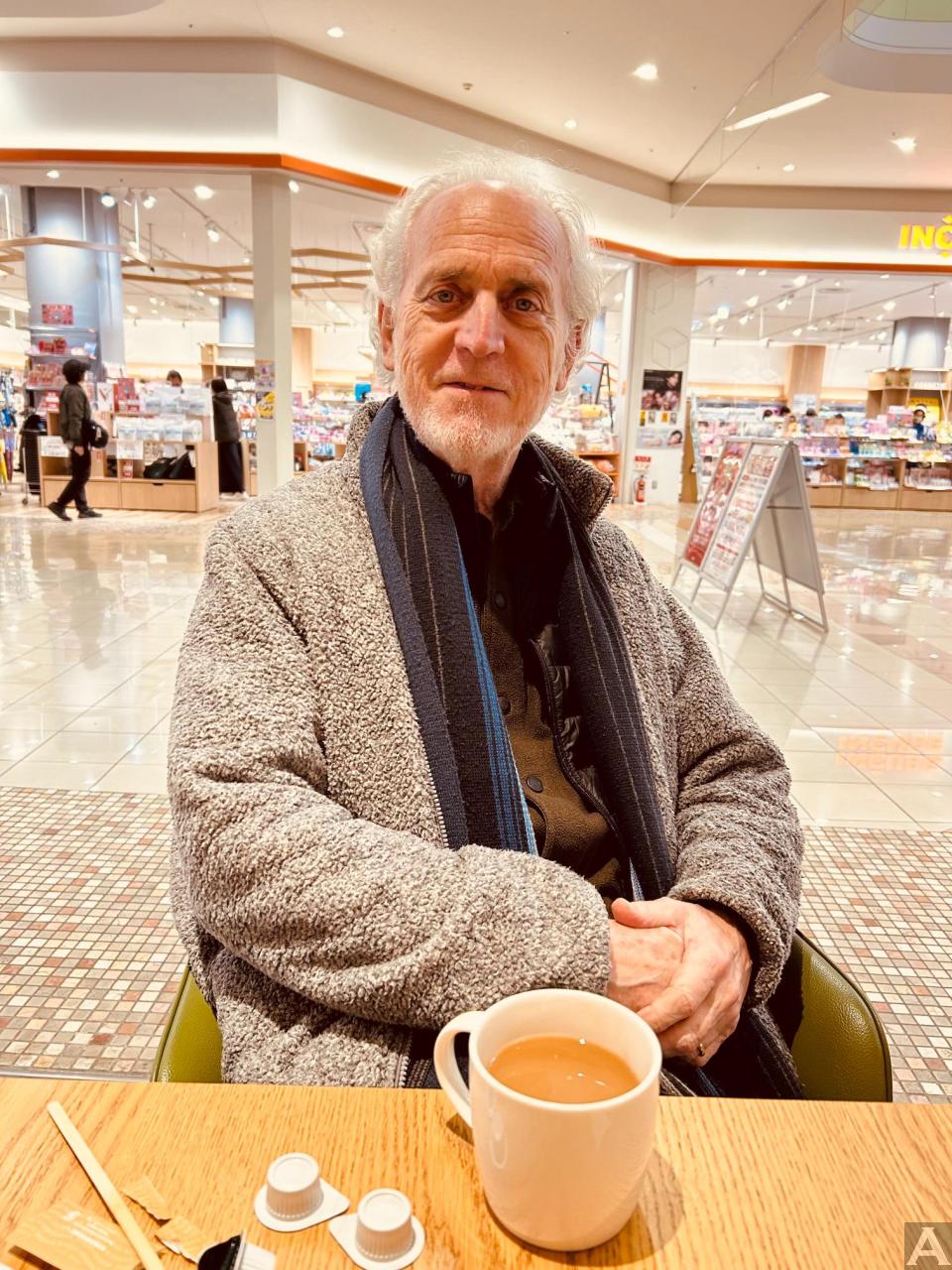 東京　外国人　モデル事務所　アクアモデル　白人　ファッション　シニアモデル　マイケル