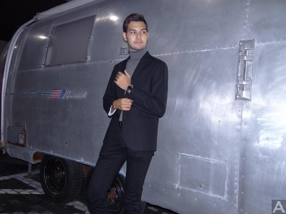 東京外国人モデル事務所アクアモデル所属のハーフモデルのビクター