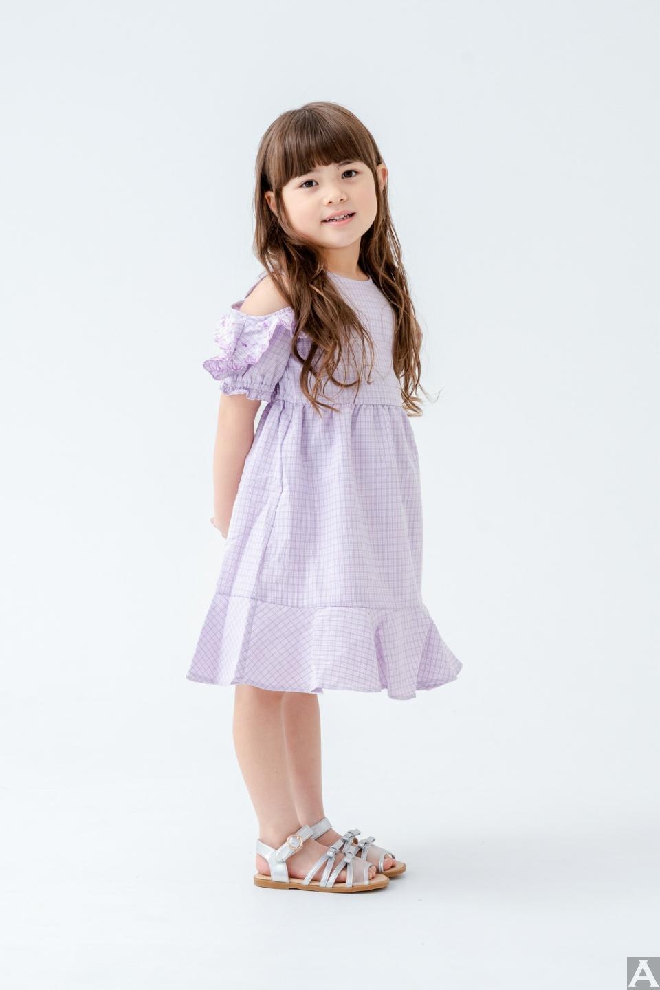 東京外国人モデル事務所アクアモデル所属のキッズモデルのエミリー