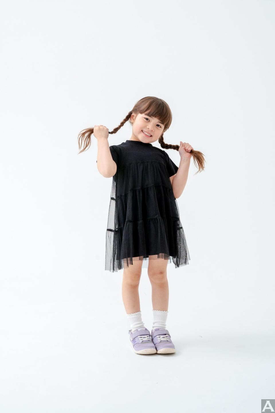 東京外国人モデル事務所アクアモデル所属のキッズモデルのエミリー