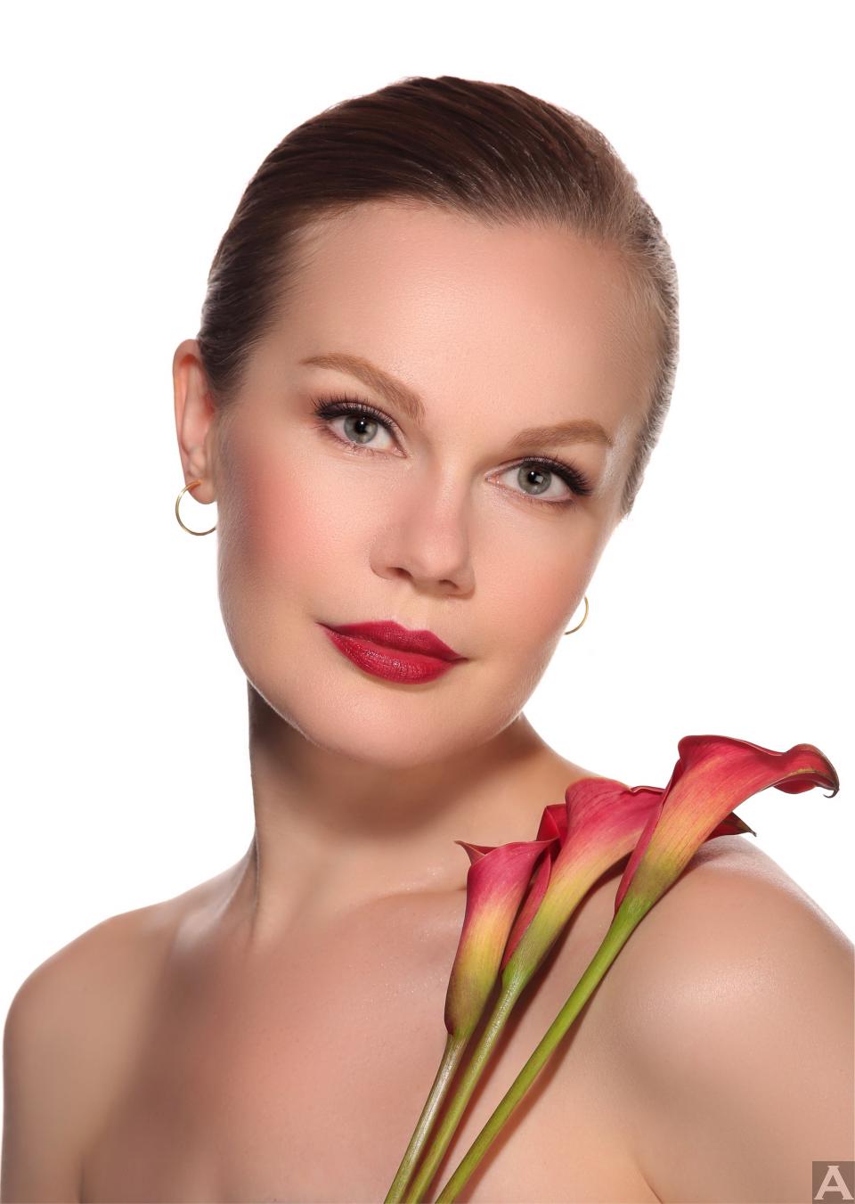 東京外国人モデル事務所アクアモデルの白人女性モデルナタリア