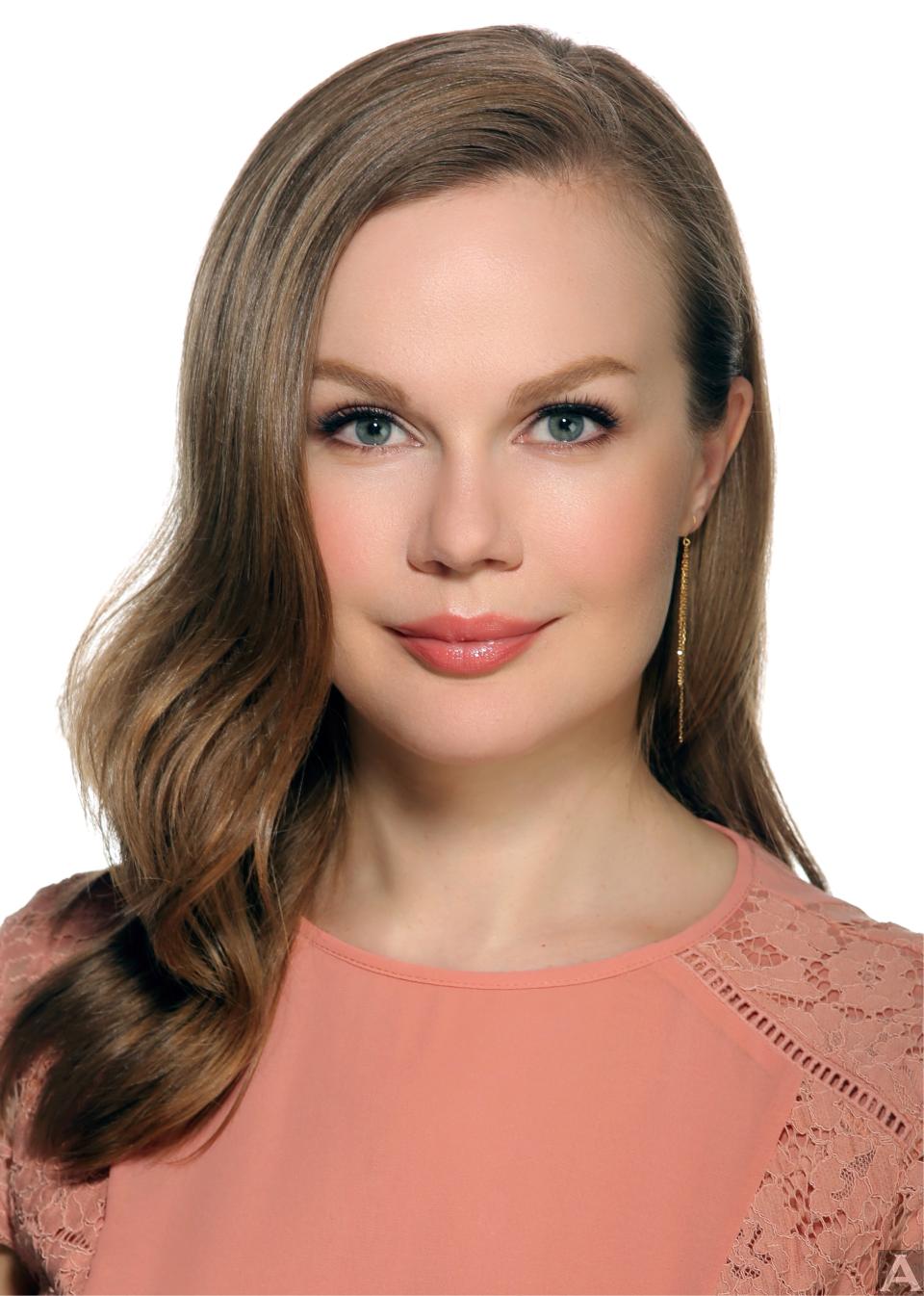 東京外国人モデル事務所アクアモデルの白人女性モデルナタリア