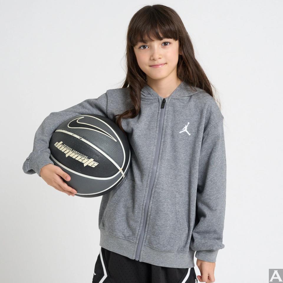 東京外国人モデル事務所アクアモデル所属のキッズモデルのエマ