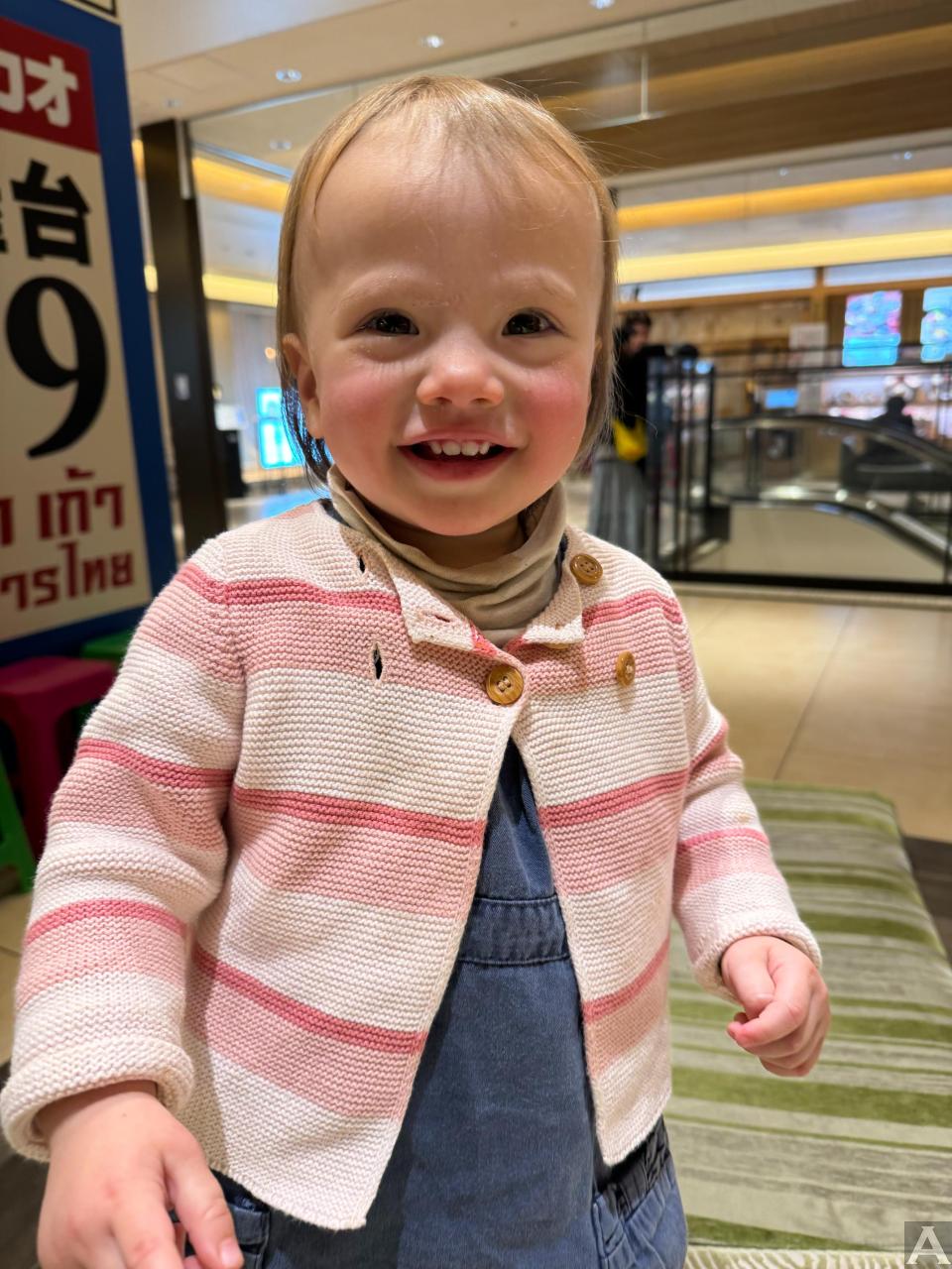 東京外国人モデル事務所アクアモデル所属のベビーモデルのアンナ