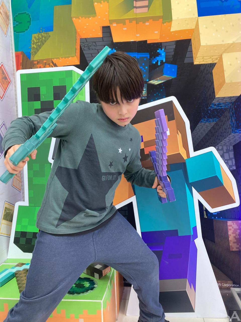 東京外国人モデル事務所アクアモデル所属のキッズモデルのトニー