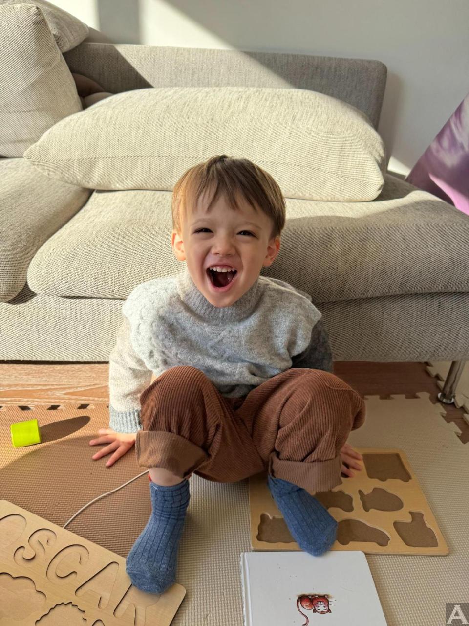 東京外国人モデル事務所アクアモデル所属のキッズモデルのオスカー