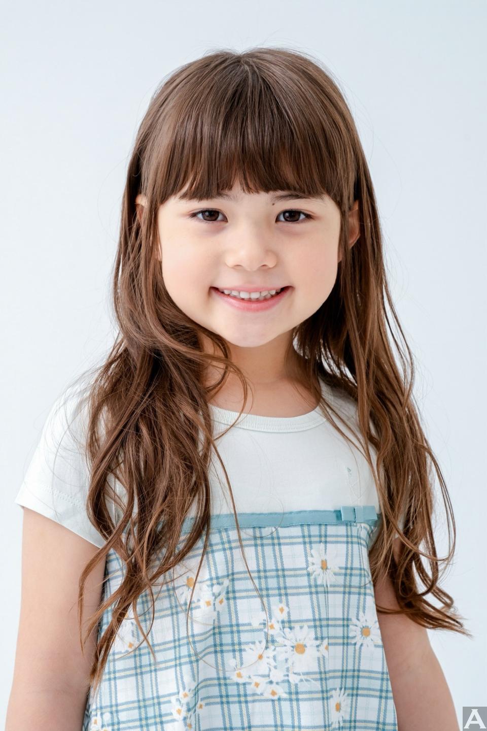 東京外国人モデル事務所アクアモデル所属のキッズモデルのエミリー