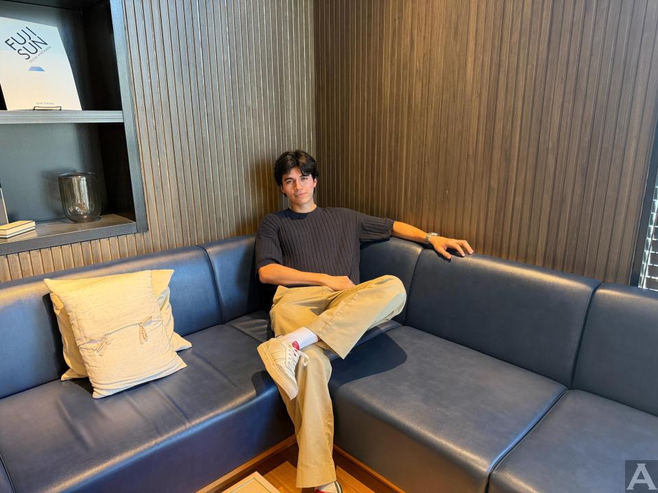 東京外国人モデル事務所アクアモデル所属のヒスパニックモデルのサンティアゴ