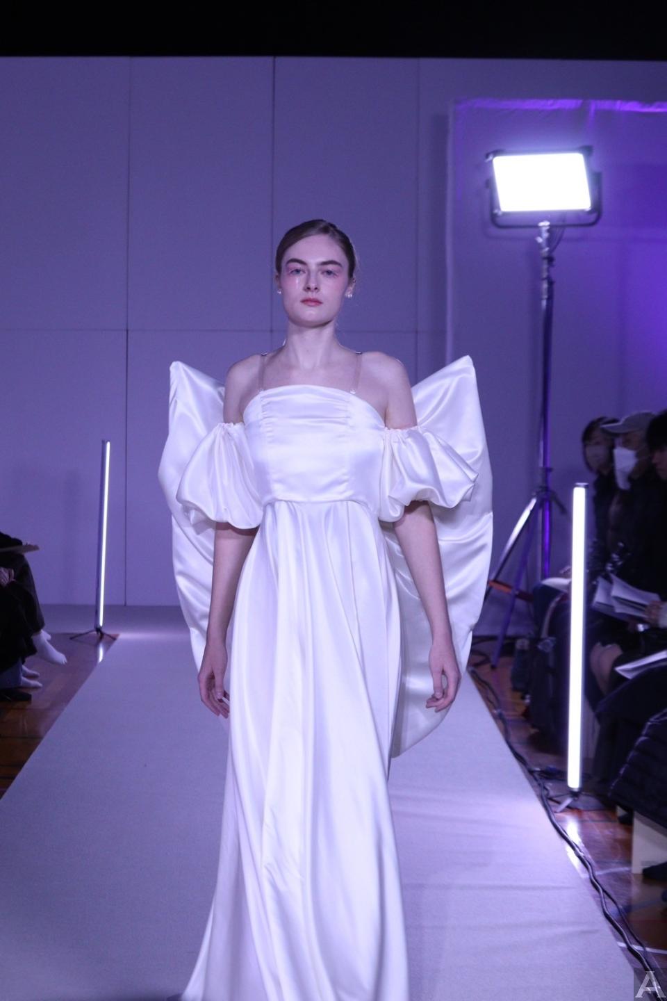 東京外国人モデル事務所アクアモデル所属の白人モデルのエヴァ