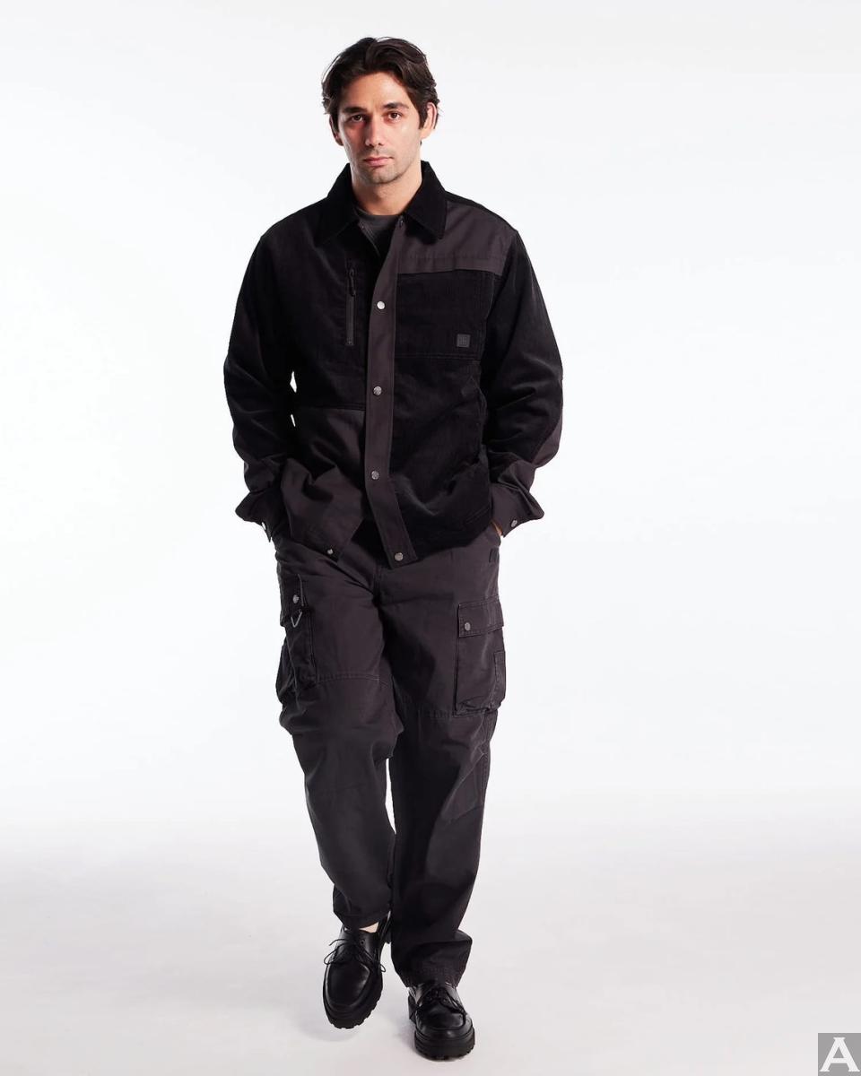 東京外国人モデル事務所アクアモデルの白人モデルジャン