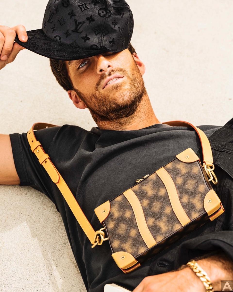 東京外国人モデル事務所アクアモデル所属の白人モデルのダルコ