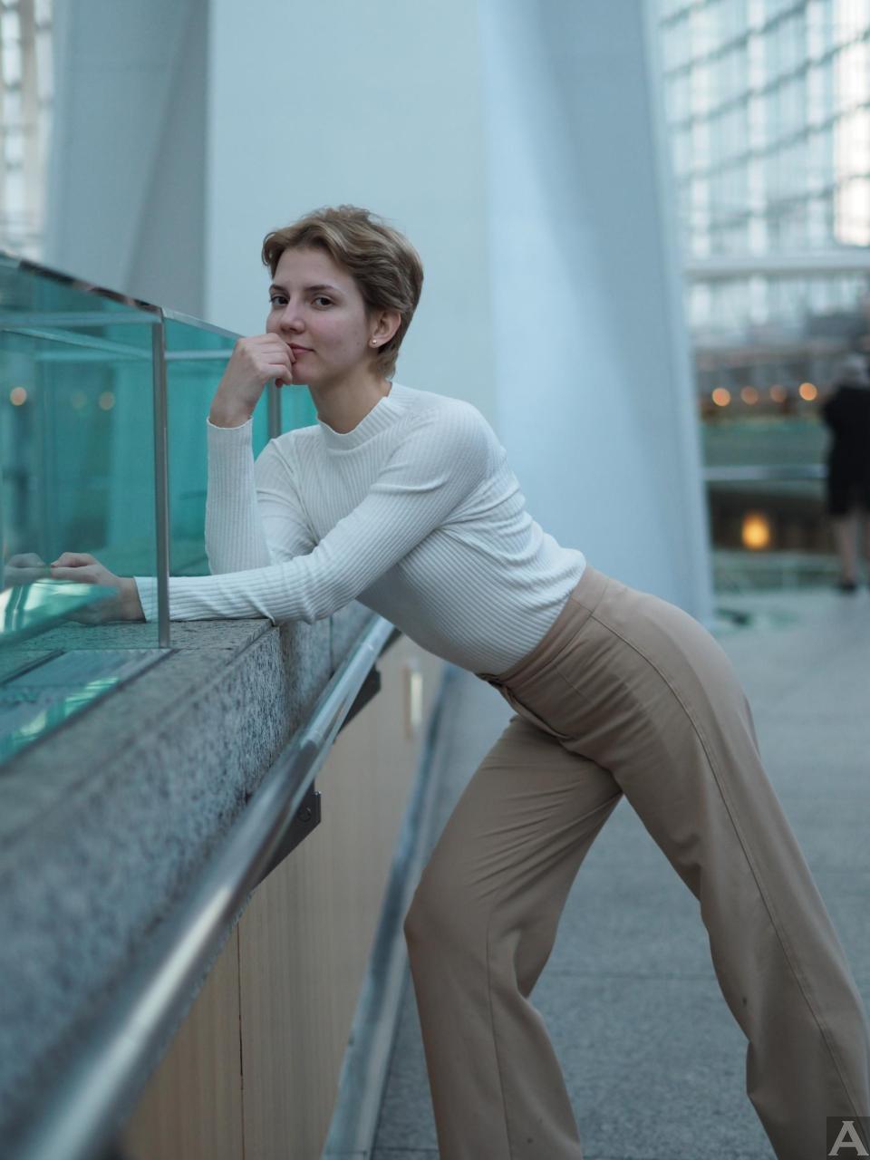 東京外国人モデル事務所アクアモデル所属の白人モデルのマリーナ