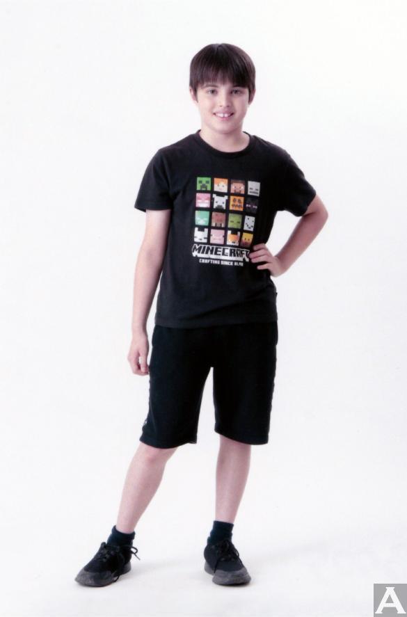 東京外国人モデル事務所アクアモデル所属のキッズモデルのトニー